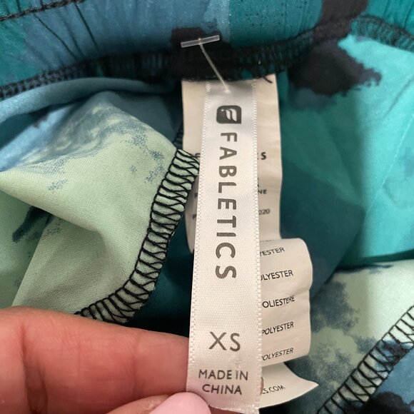 Fabletics Annalies Green Floral Wide Leg Silk Touch Pants Size XS - Picture 11 of 16